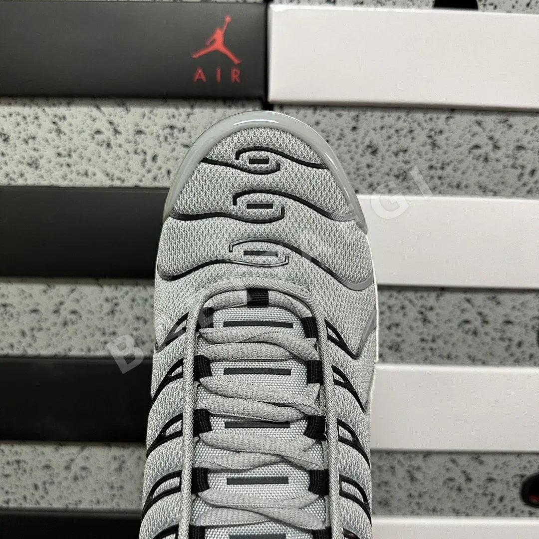 나이키 [DF] 에어 맥스 플러스 852630-021 201070 Nike Air Max Plus Wolf Grey 상세 이미지 7