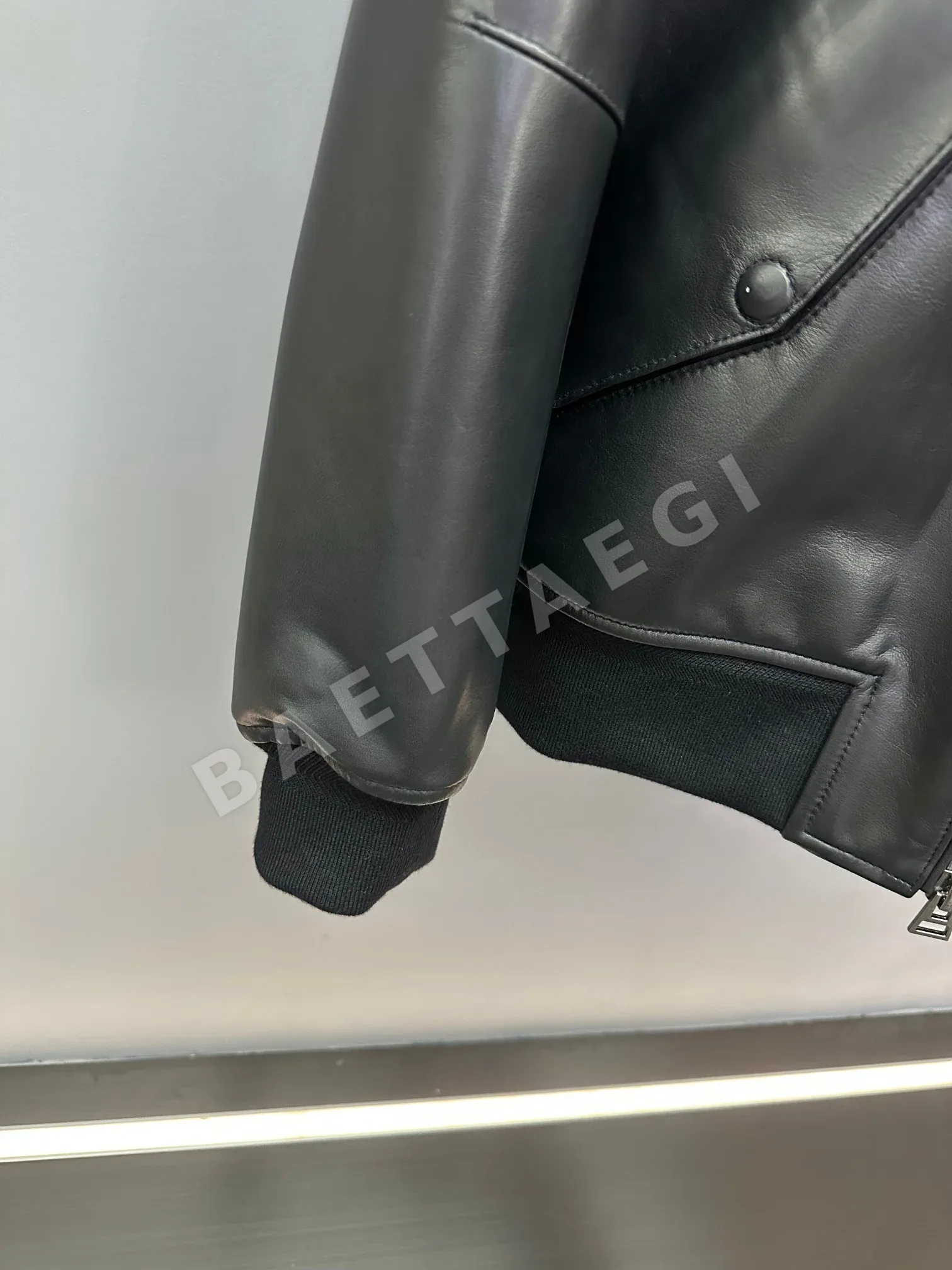 톰포드 하링턴 스탠드카라 램스킨 자켓 상세 이미지 6