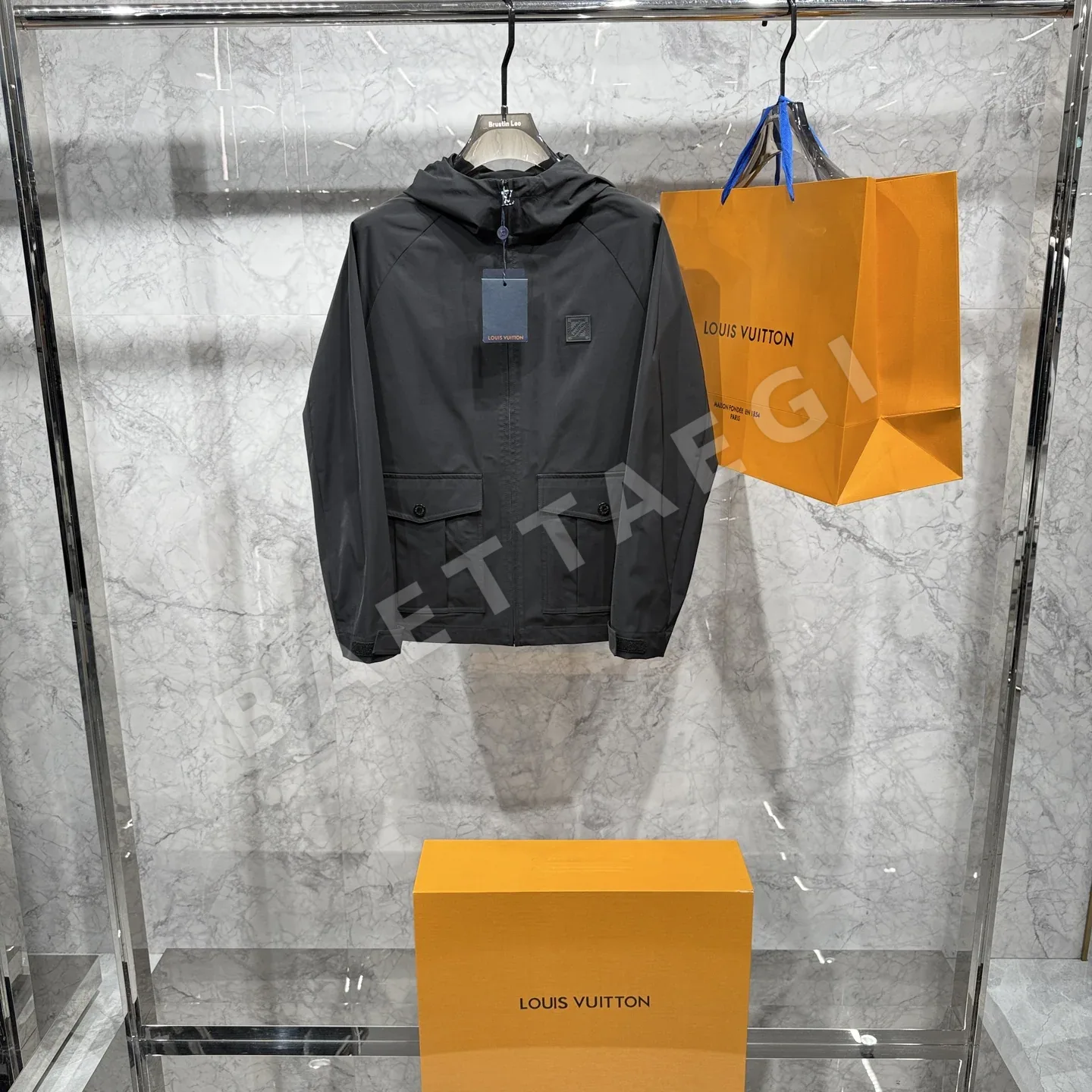 루이비통 후드 자켓 19409 Louis Vuitton 상세 이미지 2