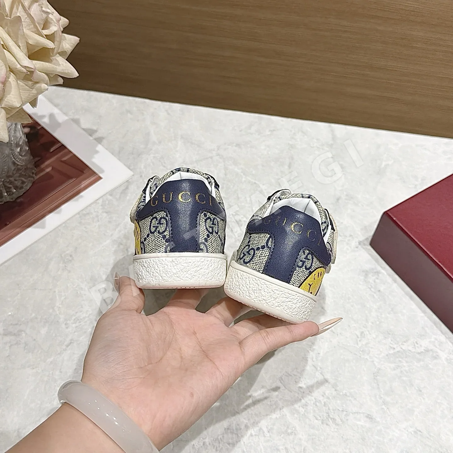 구찌 스니커즈 시어링 더블 G 로고 상세 이미지 9