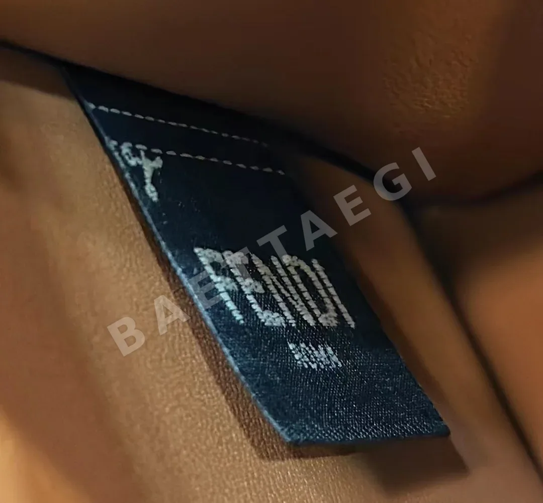 펜디 꼬마야 양가죽 숄더백 상세 이미지 8