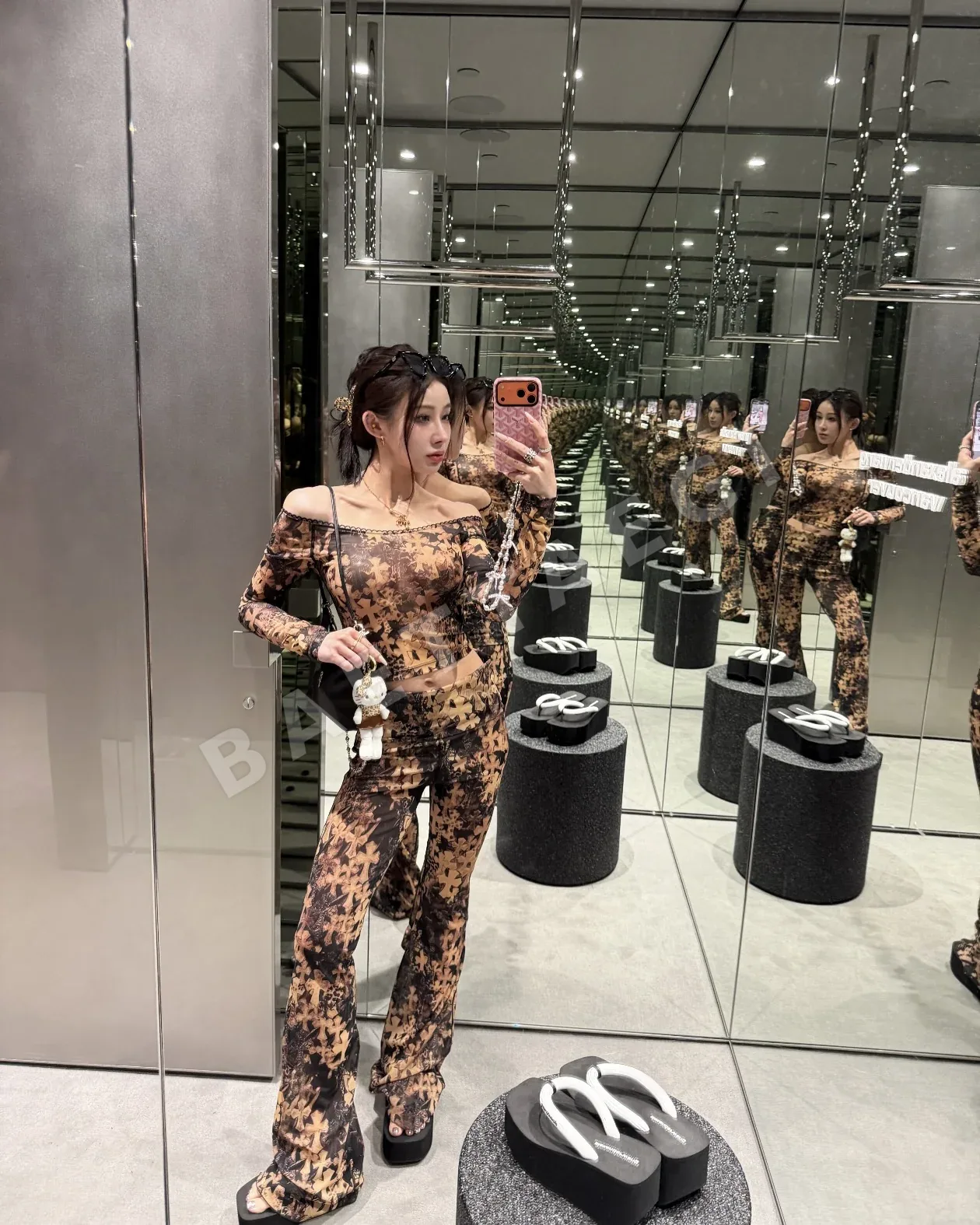 크롬하츠 디지털 프린트 플레어 남성 바지 상세 이미지 5