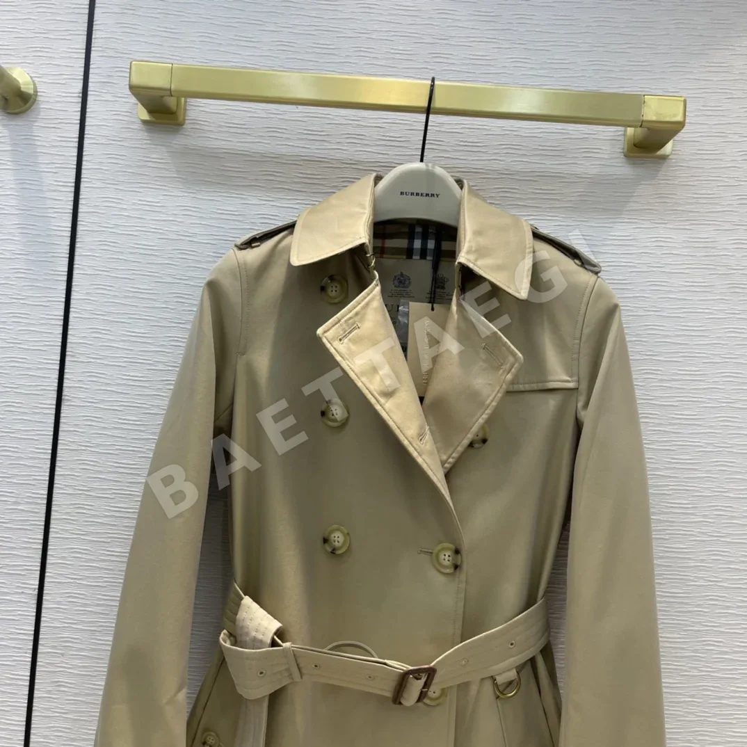버버리 켄징턴 슬림핏 여성 트렌치코트 자켓 상세 이미지 2