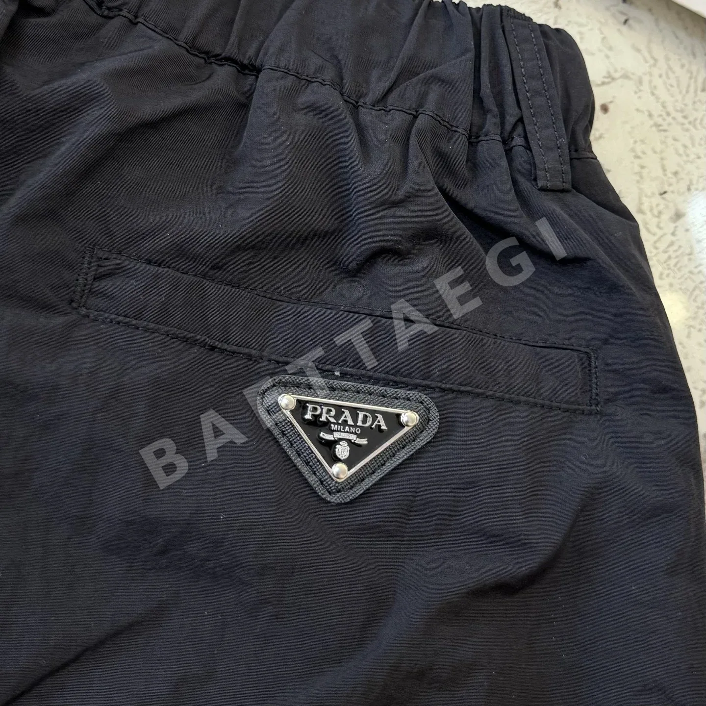 프라다 카고 포켓 남성 반바지 상세 이미지 7