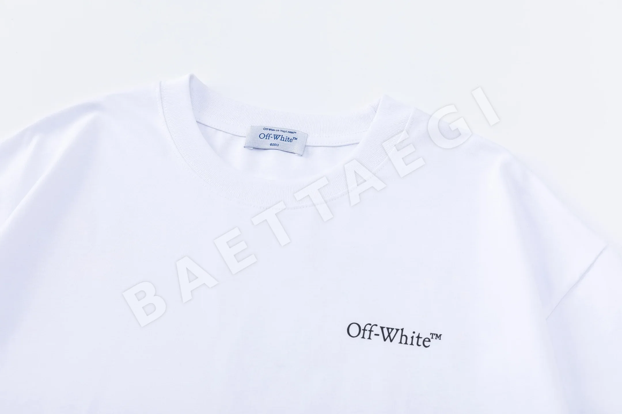 오프화이트 남성 루즈핏 반팔 티셔츠 상세 이미지 6