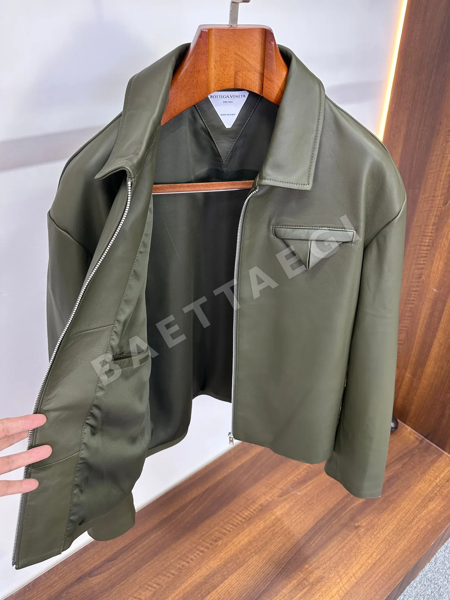 보테가베네타 램스킨 밀리터리 그린 남성 자켓 상세 이미지 3