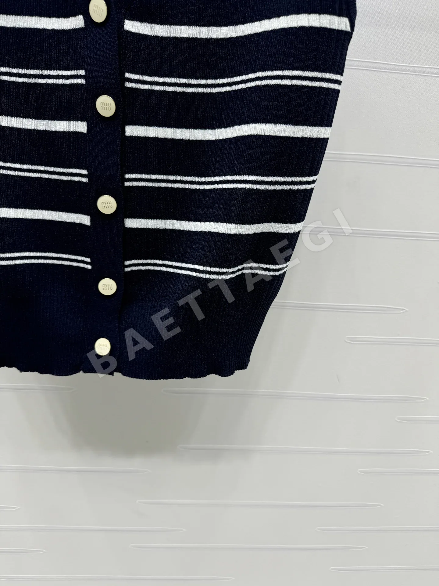 미우미우 스트라이프 카라 니트 베스트 상세 이미지 6