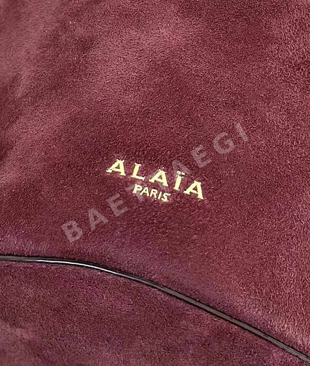 알라이아 원통형 캐시미어 크로스백 상세 이미지 6