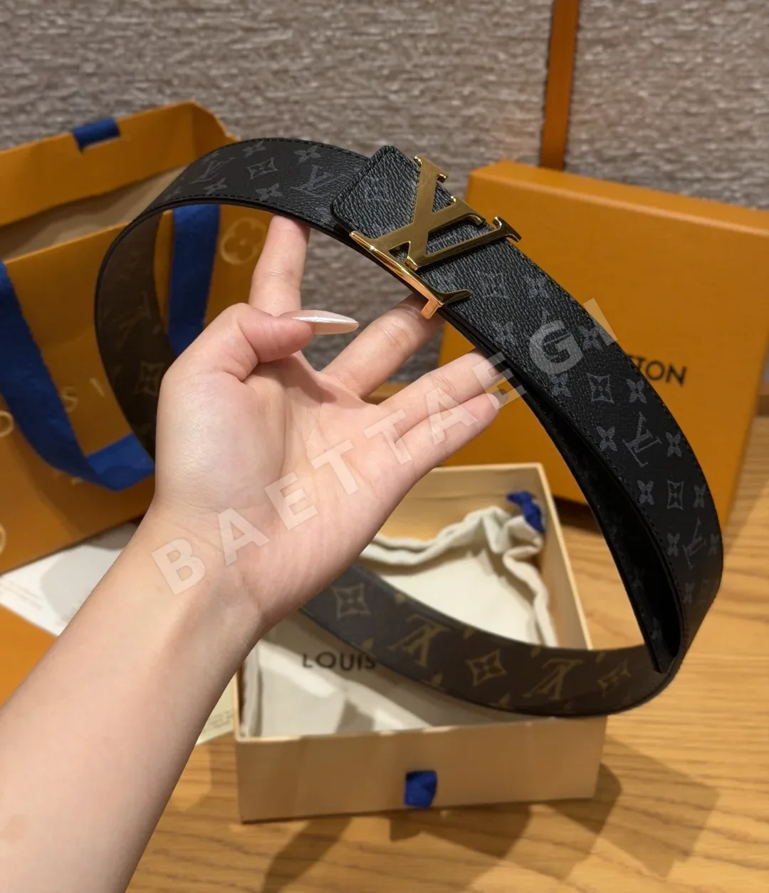 루이비통 이니셜 40mm 리버시블 벨트 상세 이미지 5