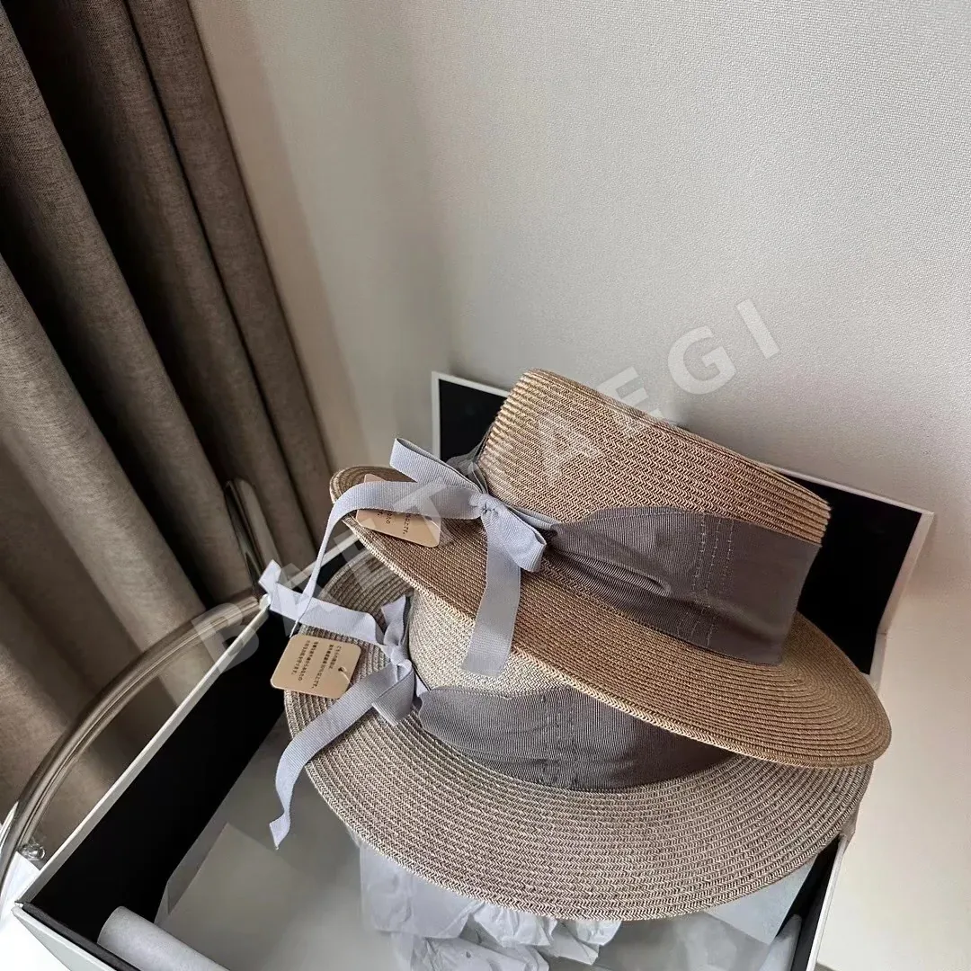셀린느 그레이 투각식 플랫탑 밀짚 모자 상세 이미지 3