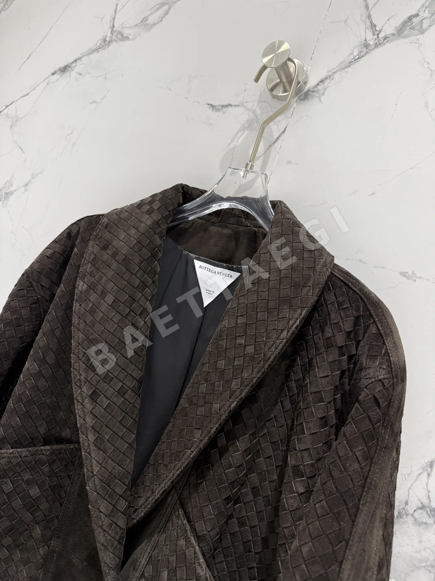 보테가베네타 램스킨 오프숄더 여성 자켓 상세 이미지 3