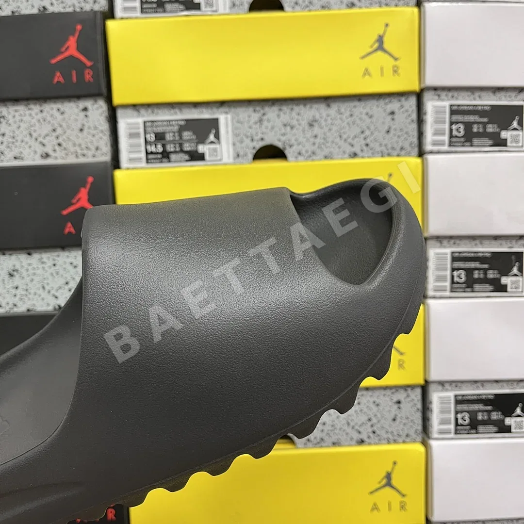 아디다스 이지 슬라이드 HQ6448 200640 Adidas Yeezy Slide Resin 상세 이미지 8