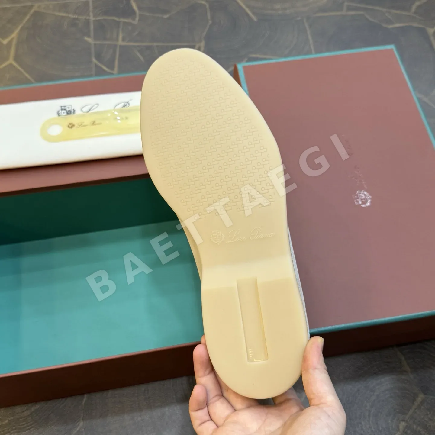 로로피아나 로퍼 스웨이드 상세 이미지 9