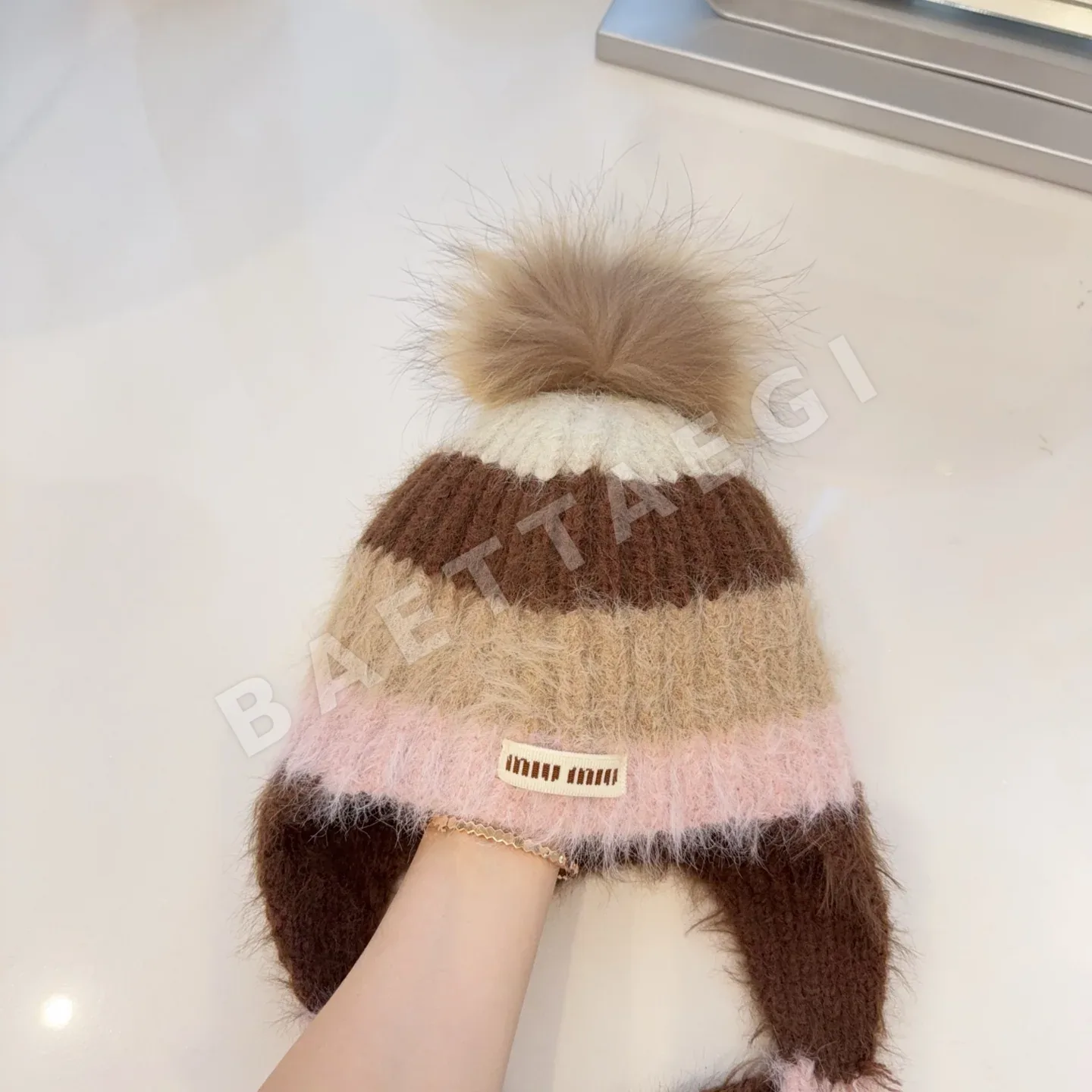 미우미우 모헤어 이어플랩 모자 상세 이미지 7