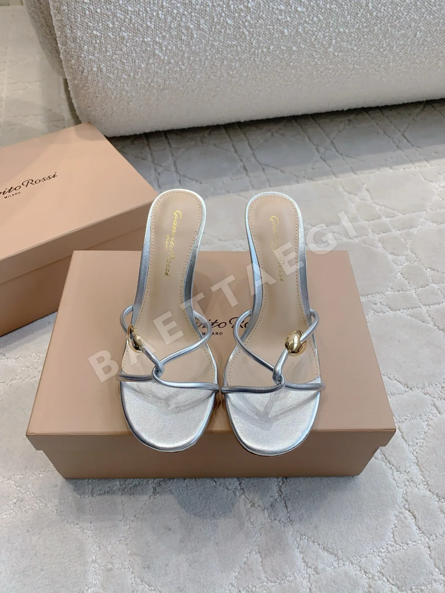 지안비토 스트랩 하이힐 샌들 75144