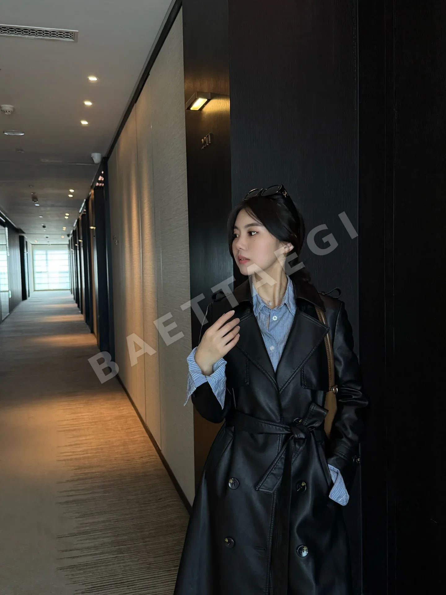 버버리 켄징턴 가죽 자켓 상세 이미지 2