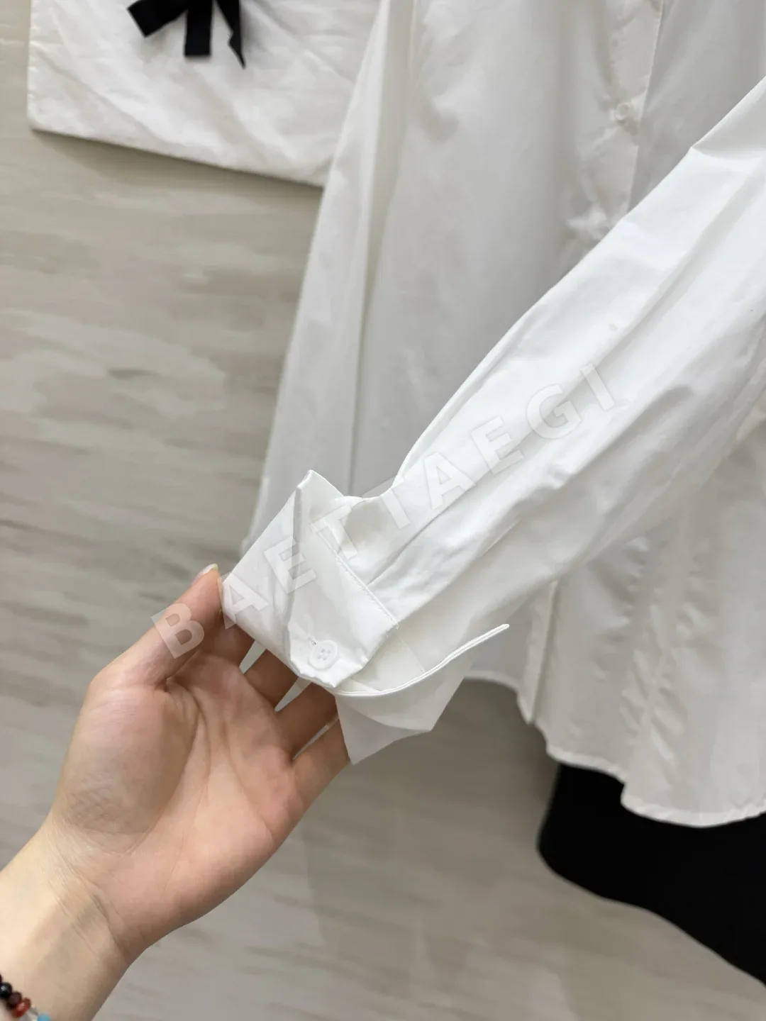 디올 흰색 셔츠 블랙 스커트 세트 상세 이미지 7
