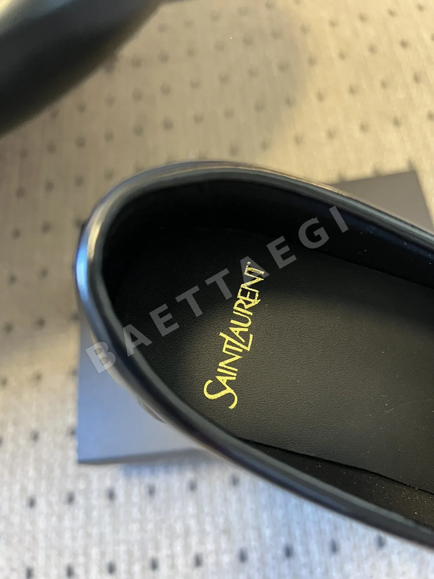 생로랑 YSL 메탈 로고 주름 로퍼 9378 상세 이미지 8