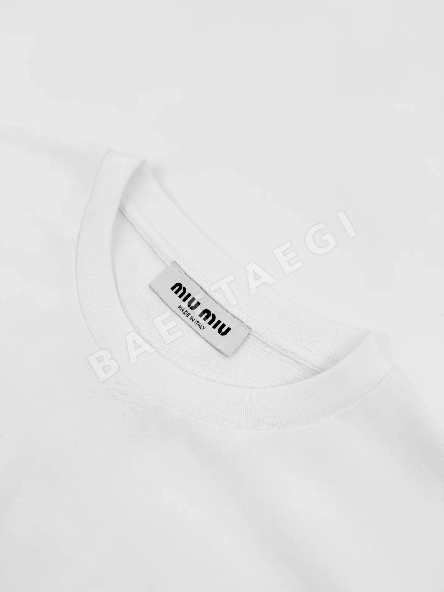 미우미우 자수 로고 남성 반팔 티셔츠 상세 이미지 3