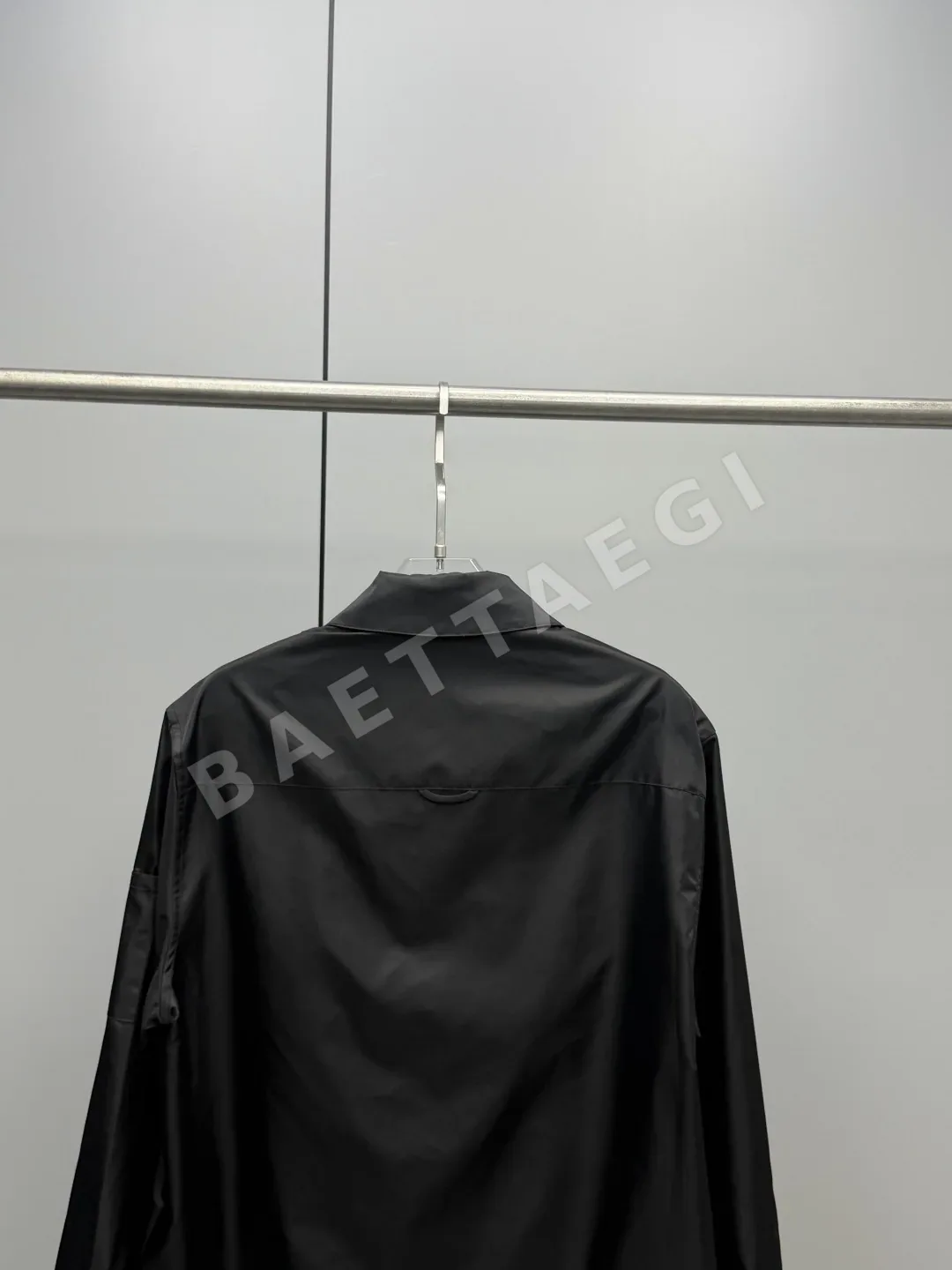 프라다 리사이클 나일론 여성 자켓 상세 이미지 8