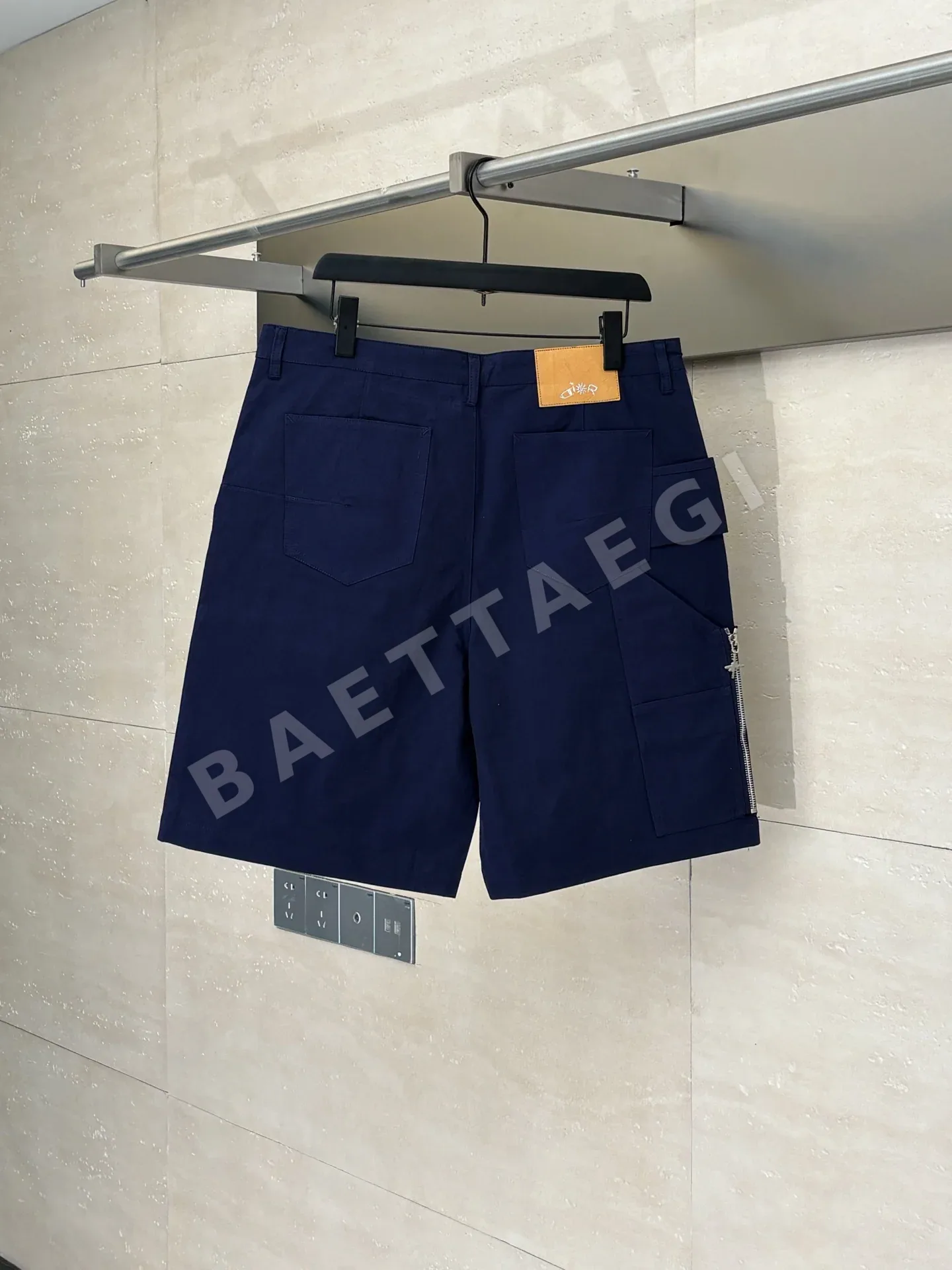 디올 로고 자수 반바지 남녀공용 5261 상세 이미지 2