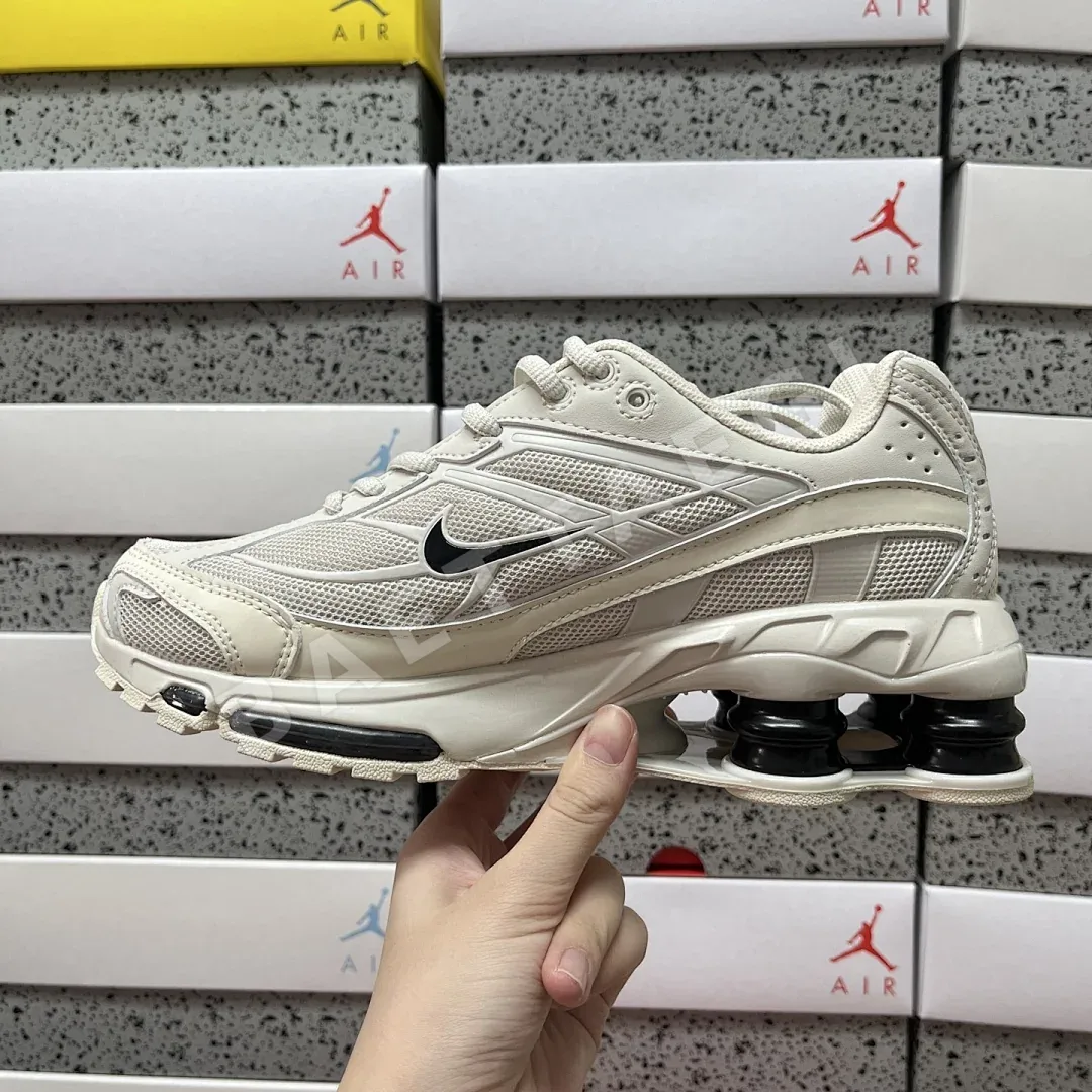 나이키 [WM] 샥스 II7635-002 201141 Nike Shox Ride 2 Light Bone Metallic Black 상세 이미지 4