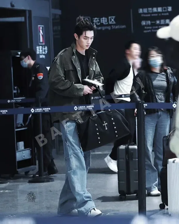 크롬하츠 여행용 가방 상세 이미지 8