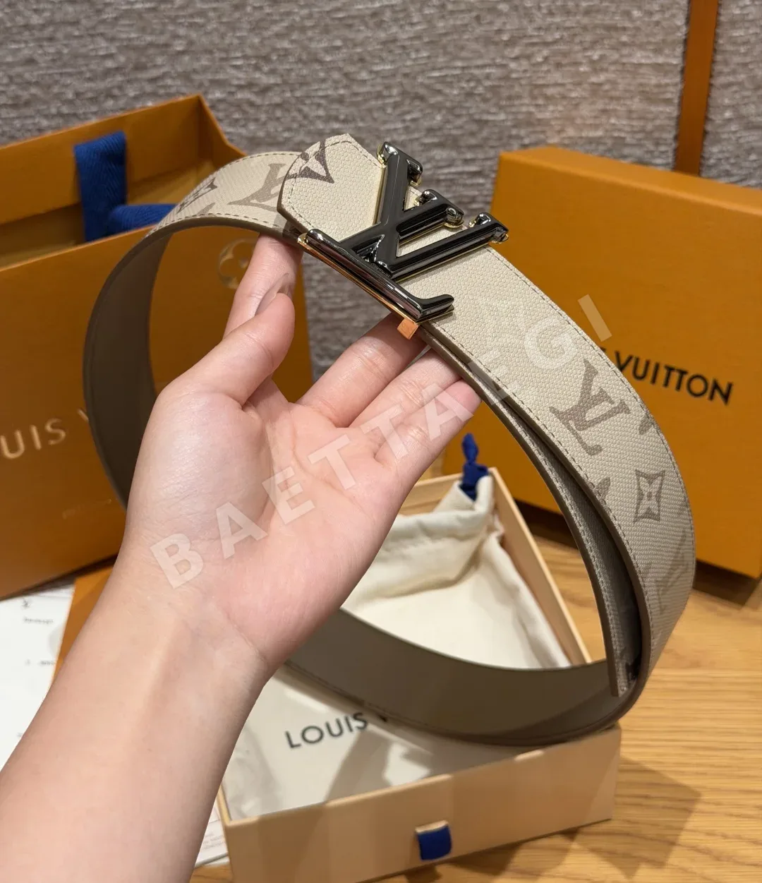루이비통 디멘션 40mm 리버서블 벨트 상세 이미지 4