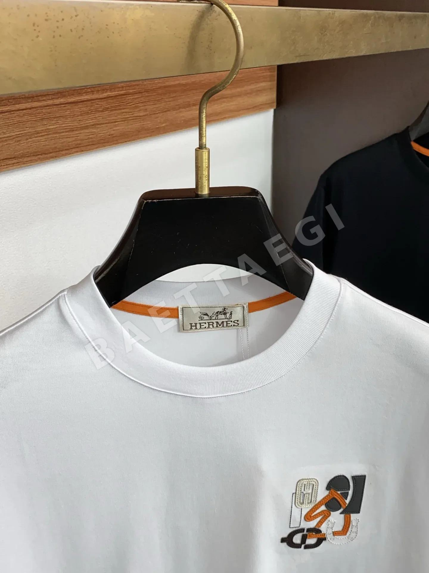 에르메스 뉴테크놀로지 로고 코튼 크루넥 반팔 티셔츠 남성 상세 이미지 3