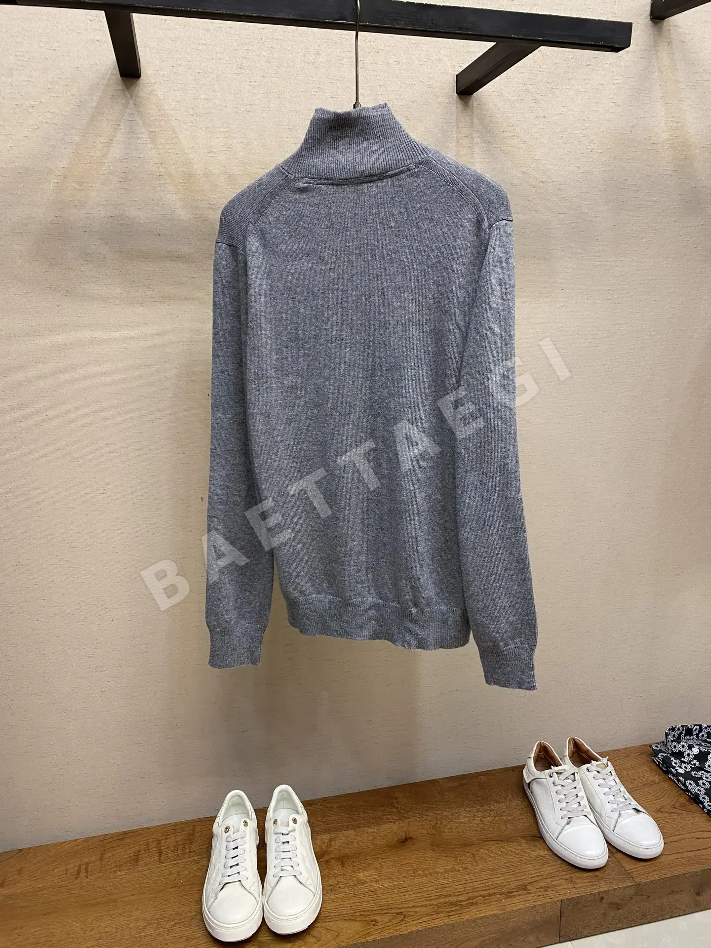 버버리 하프 지퍼 터틀넥 캐시미어 니트 상세 이미지 2