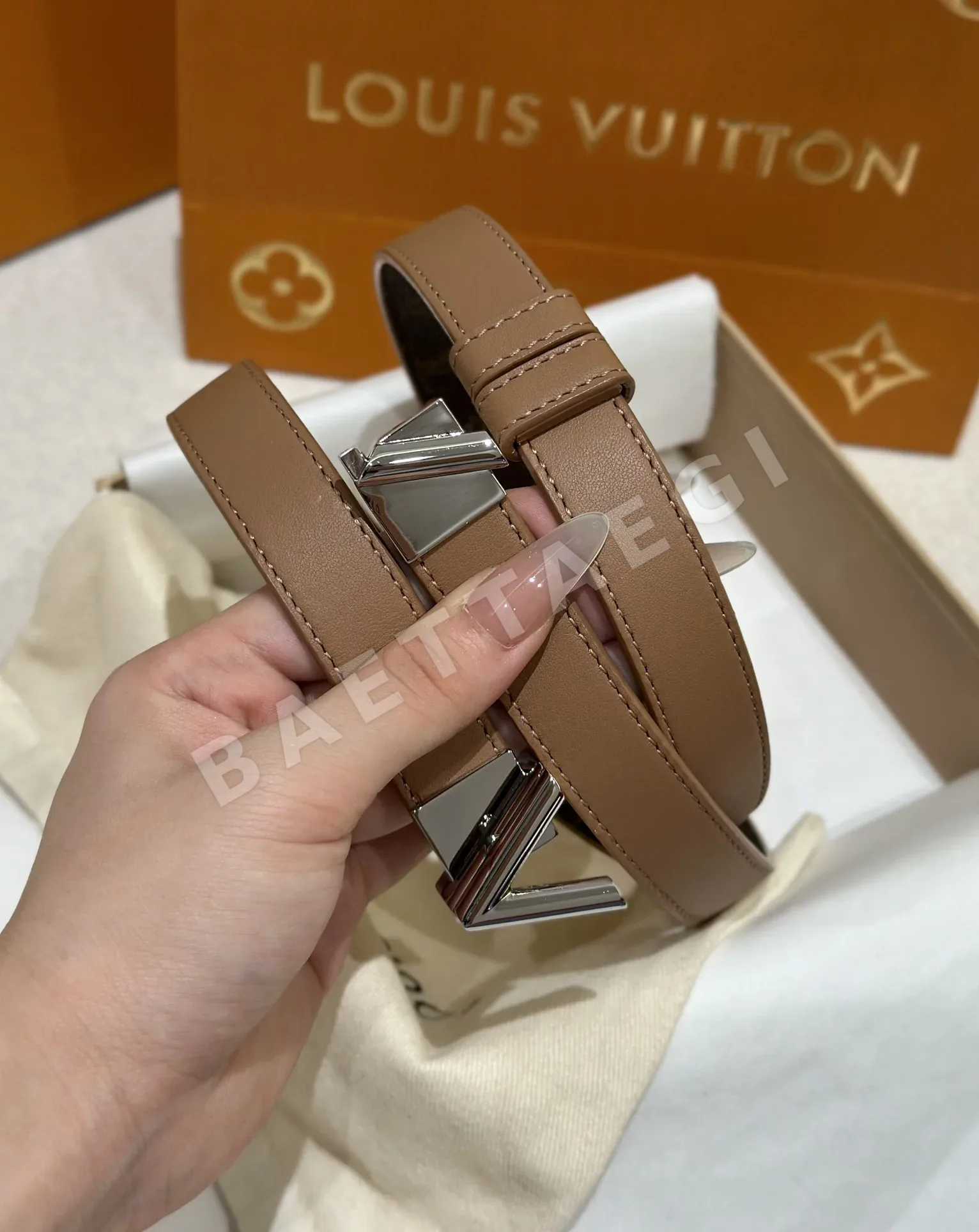 루이비통 LV GO-14 메탈 버클 여성 벨트 상세 이미지 3