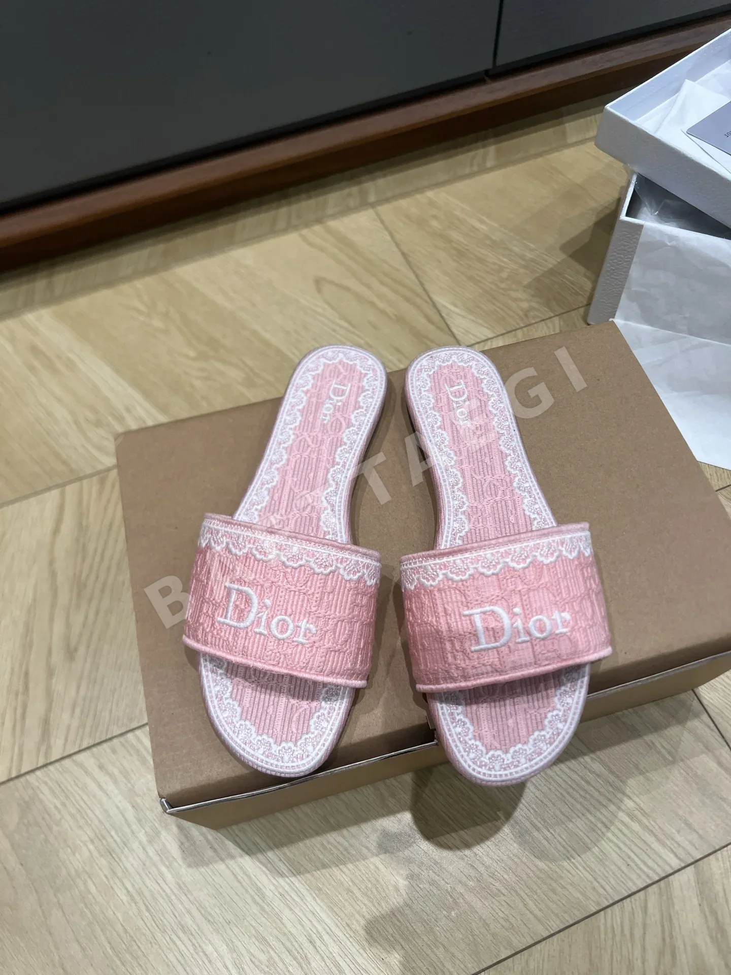 디올 자수 자카드 샌들 95286