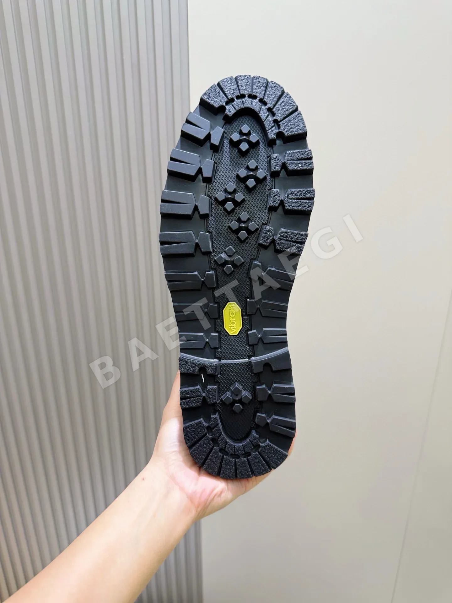 몽클레르 부츠 남성 가죽 하이탑 상세 이미지 9