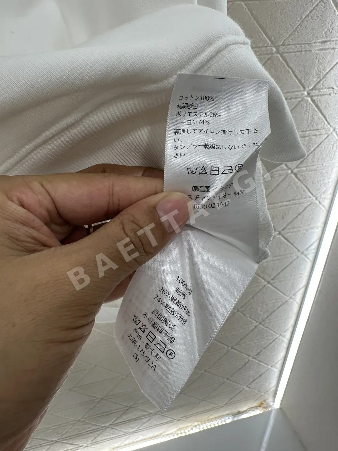 디올 네잎클로버 자수 크루넥 긴팔 맨투맨 상세 이미지 9