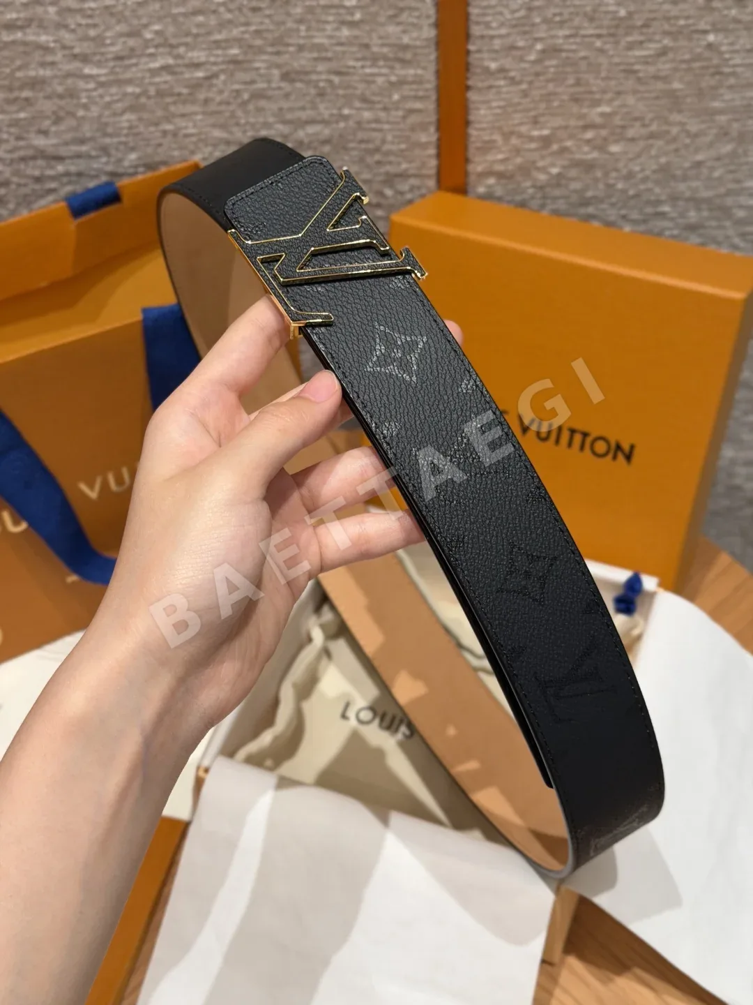 루이비통 3 단계 조절 가능 40mm 리버시블 벨트 상세 이미지 4