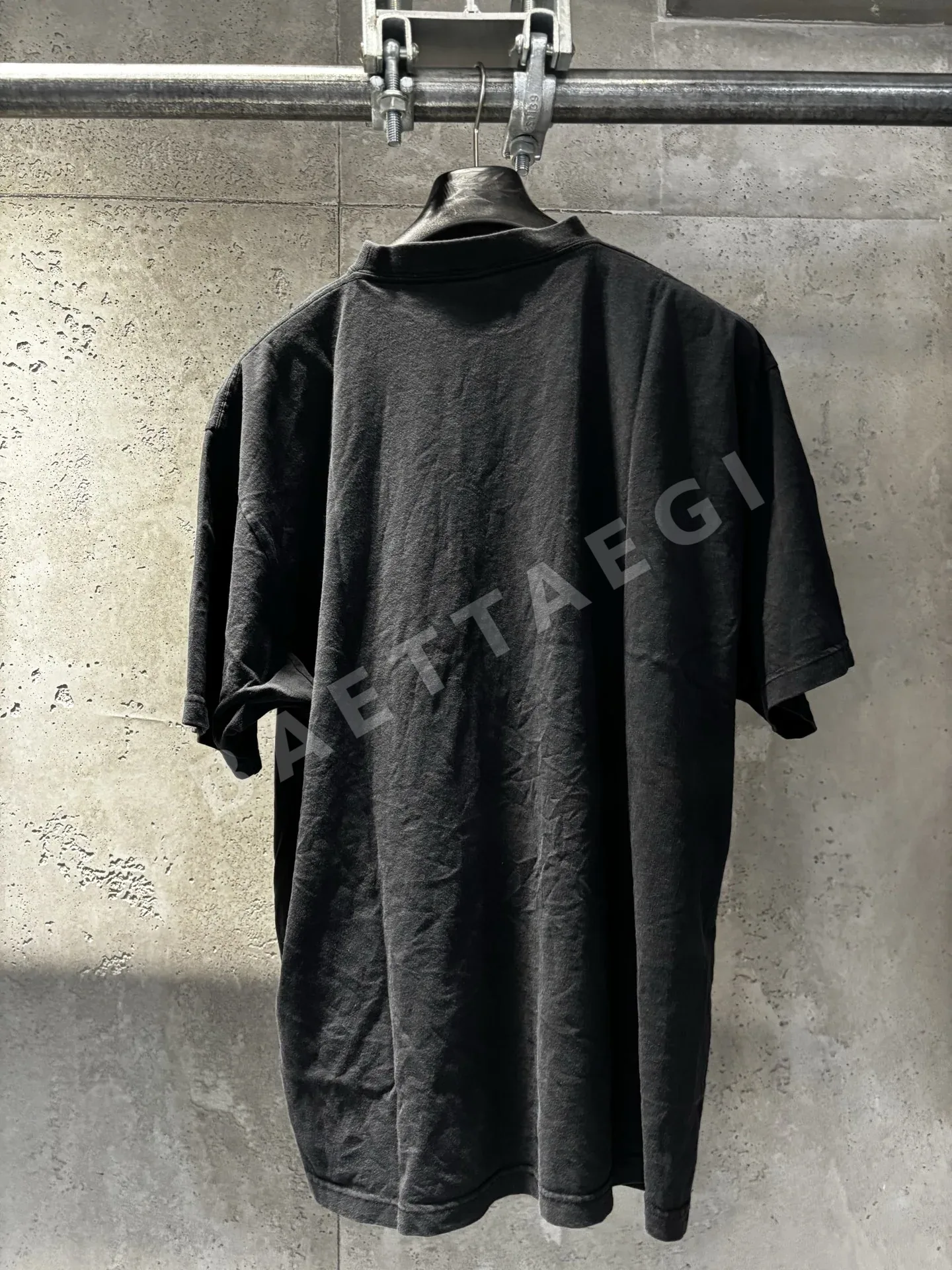 발렌시아가 남성 반팔 티셔츠 상세 이미지 2