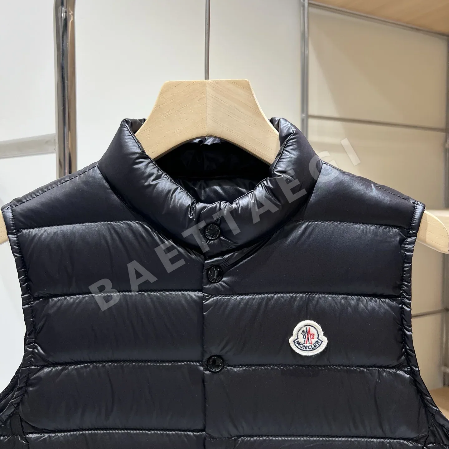 몽클레르 여성 다운 조끼 상세 이미지 2
