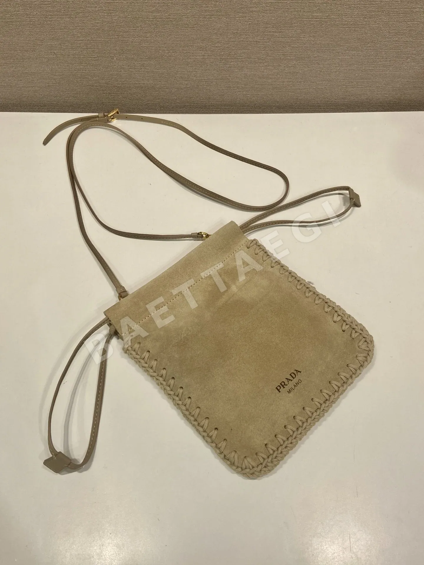 프라다 스웨이드 클러치 스마트폰 가방 1ZT092 상세 이미지 3