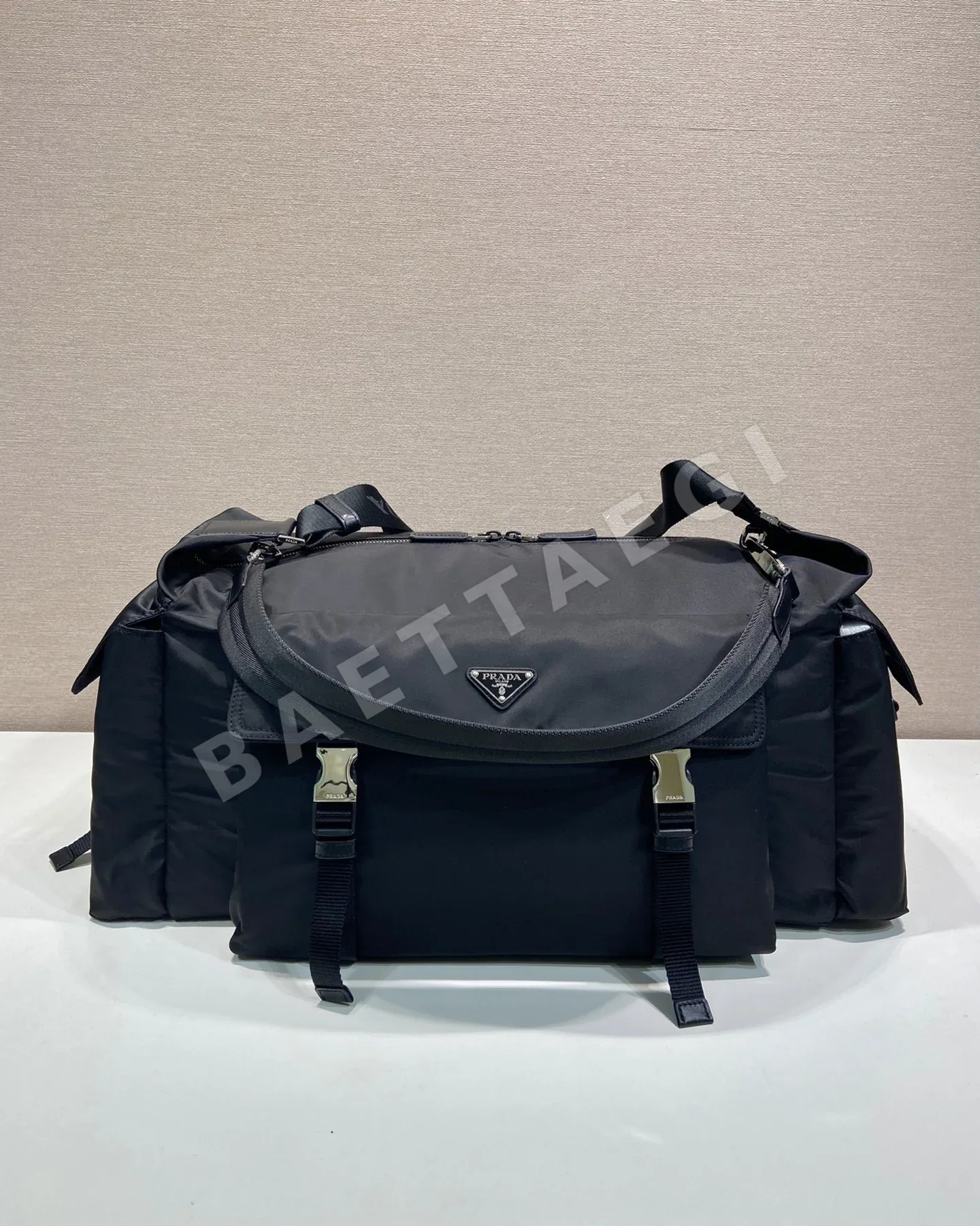 프라다 리나일론 더블 숄더 스트랩 여행용 가방 2VC057 상세 이미지 2
