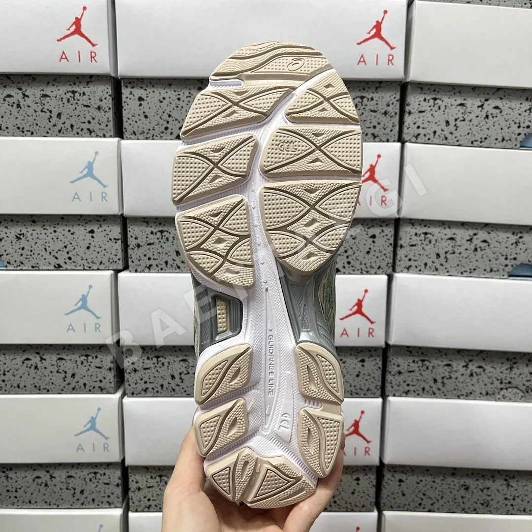 아식스 [GX] 젤 NYC 1203A859-100 200541 Asics Gel-NYC Beige Green 상세 이미지 7