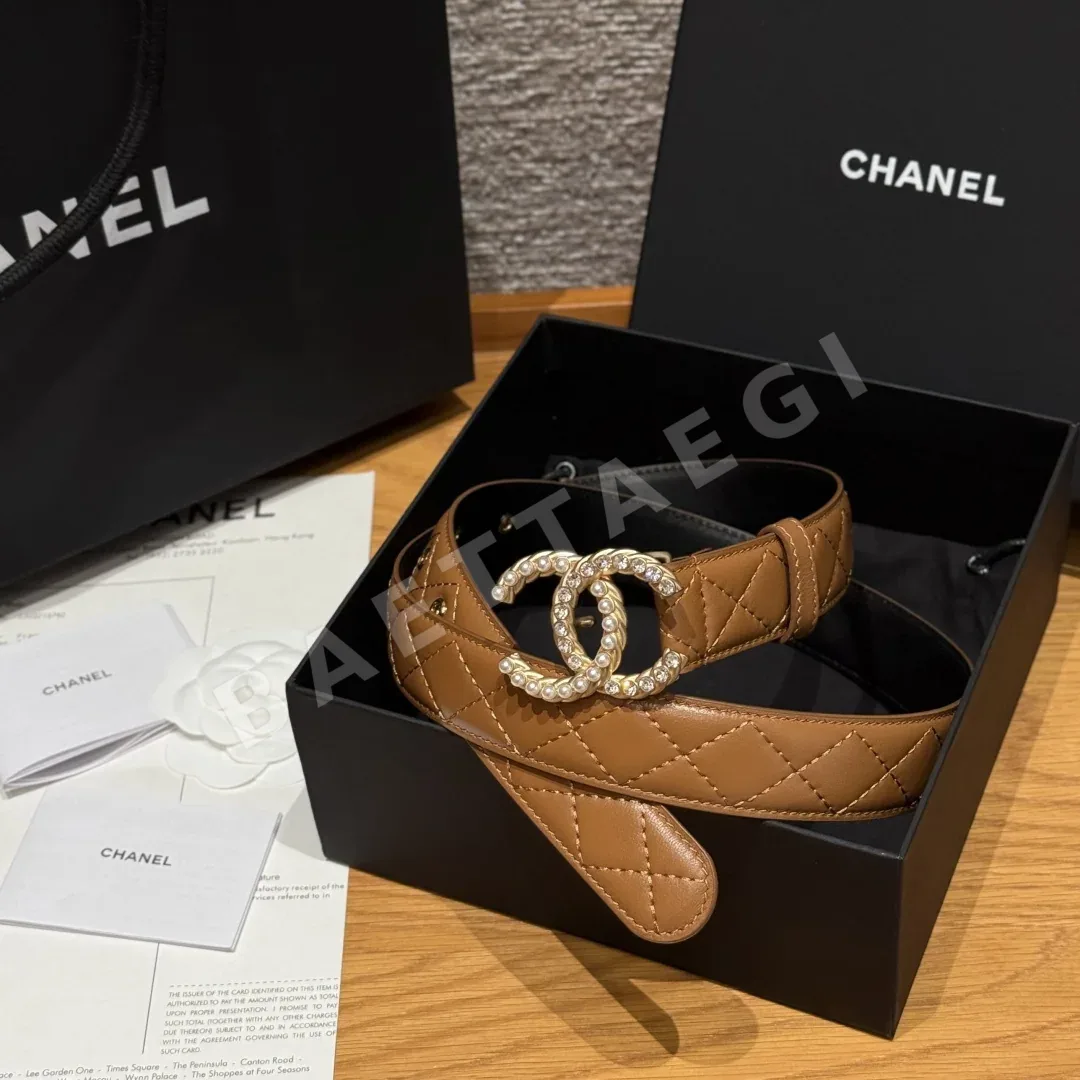 샤넬 다이아몬드 패턴 램스킨 더블 C 벨트 172139