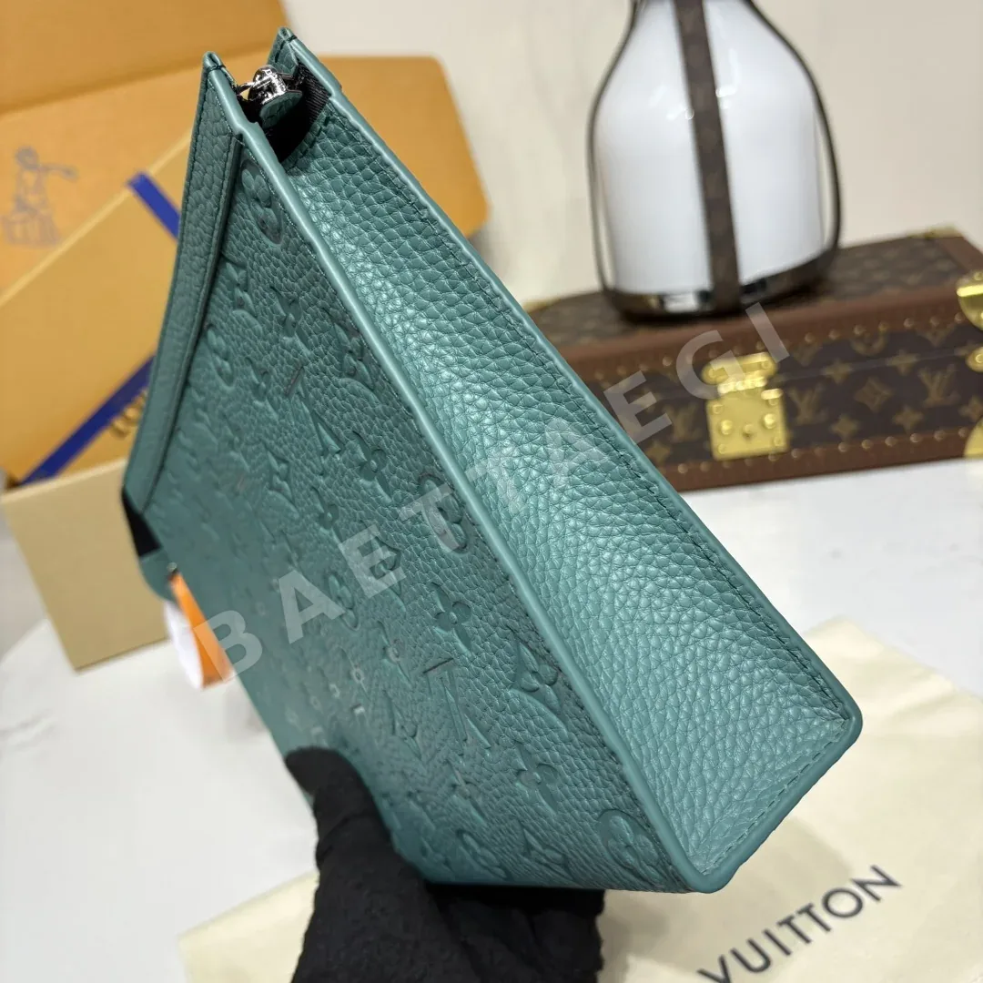 루이비통 모노그램 에클립스 POCHETTE VOYAGE 미디엄 핸드백 M61692 상세 이미지 5