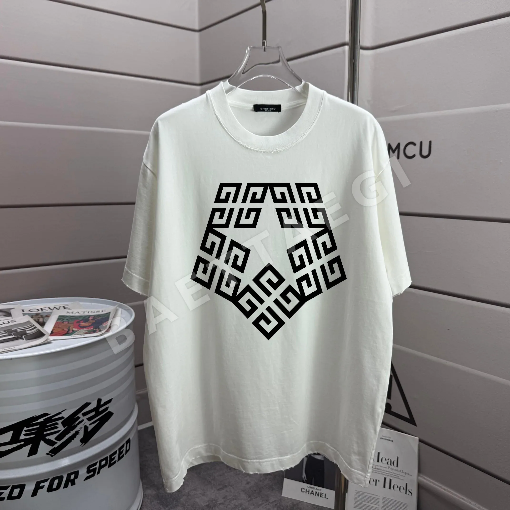 지방시 워시 가공 크루넥 반팔 티셔츠 89943