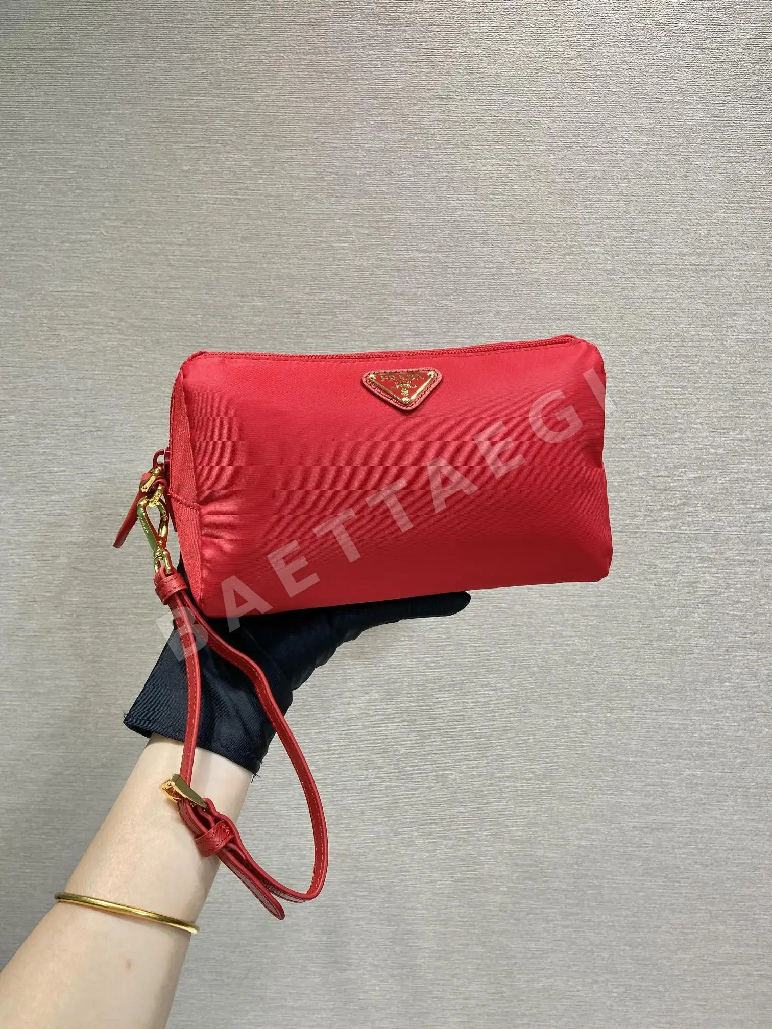 프라다 나일론 삼각 로고 핸드백 1NS693 67680