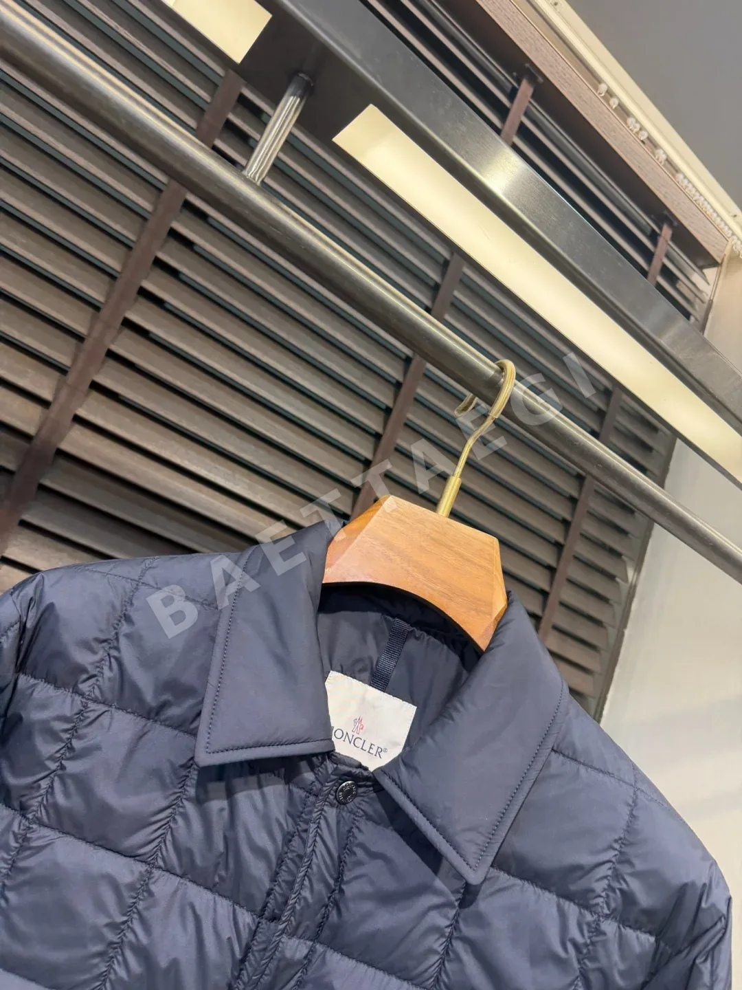 몽클레르 친환경 폴리에스터 다운 남성 자켓 M8995 상세 이미지 4
