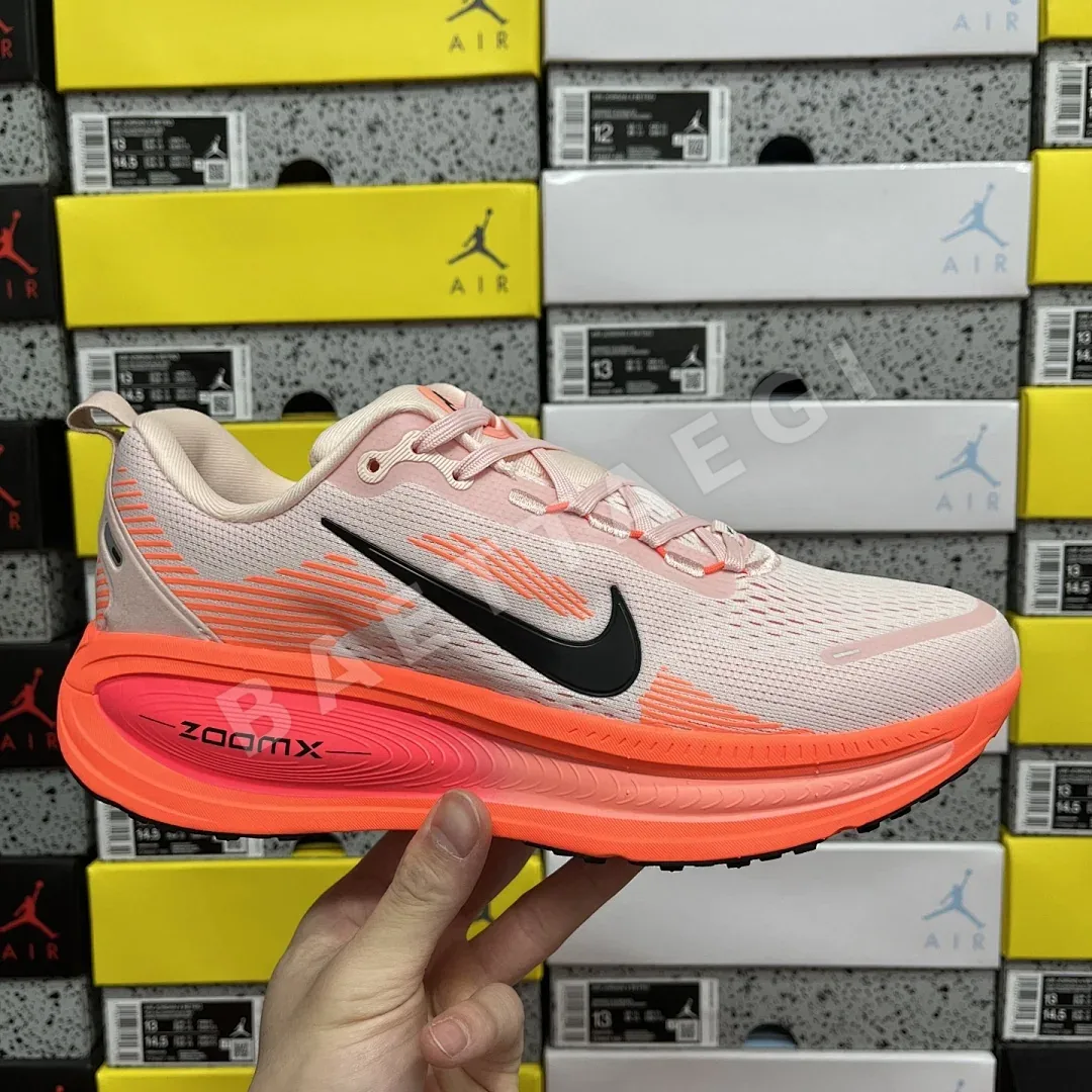 나이키 줌 보메로 18 HM6804-600 201098 Nike Zoom Vomero 18