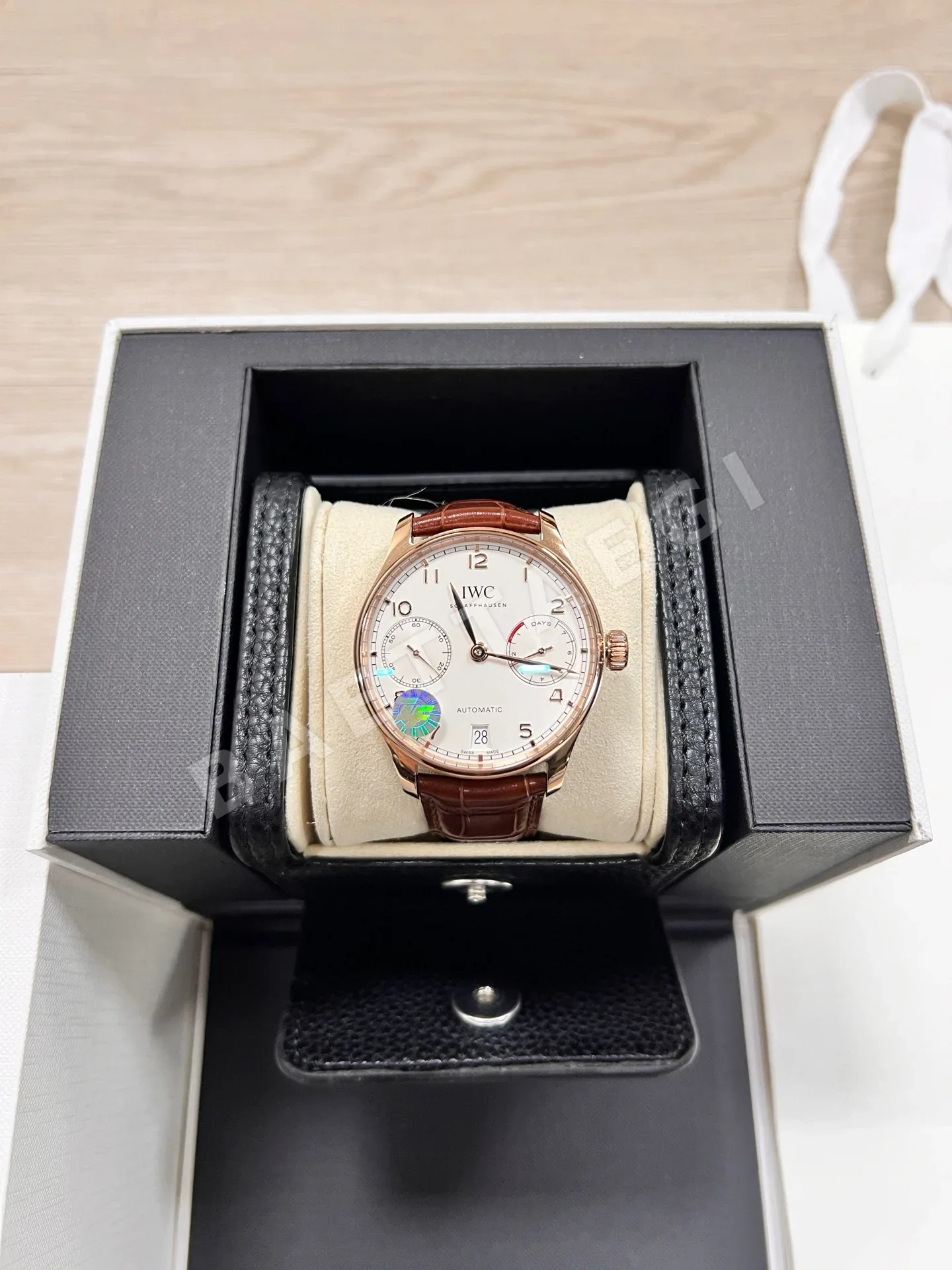 IWC 포르투기저 7 데이즈 로즈골드 남성 시계 상세 이미지 2