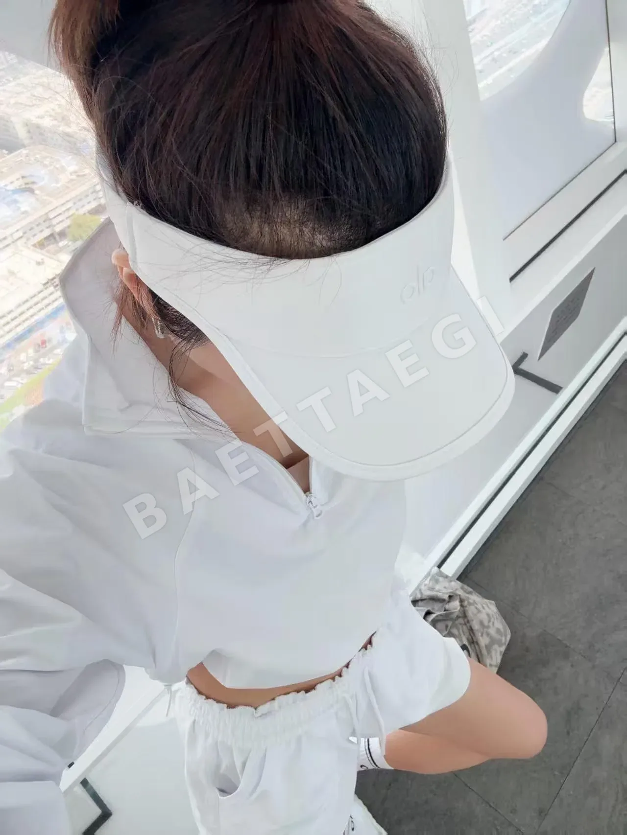 알로 써니 스포츠 지퍼 풀오버 & 반바지 세트 상세 이미지 4