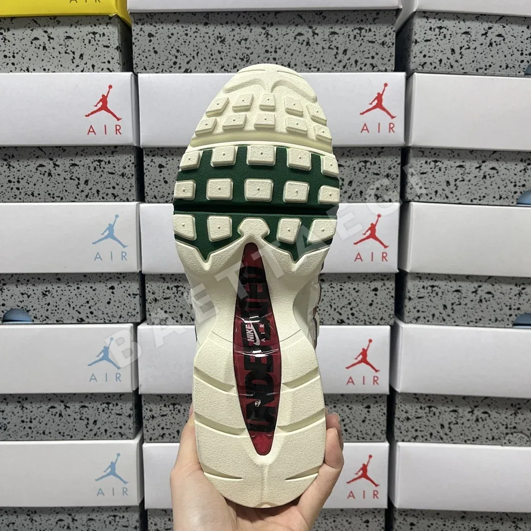 나이키 [KZ2.0] 에어 맥스 95 SP IB4453-100 201214 Nike Air Max 95 SP Undefeated Sail 상세 이미지 3