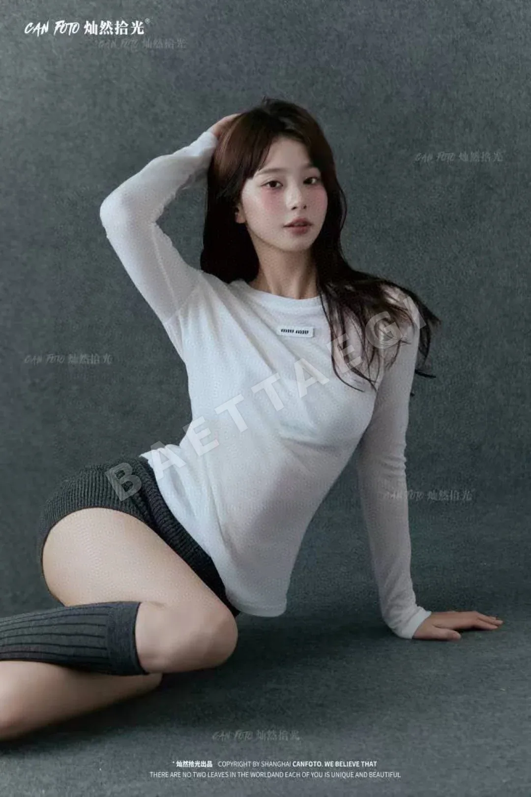 미우미우 여성 긴팔 티셔츠 상세 이미지 8